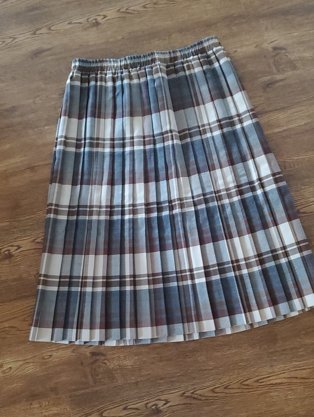 Pleated Plaid Midi Skirt - Gray Brown & Cream
